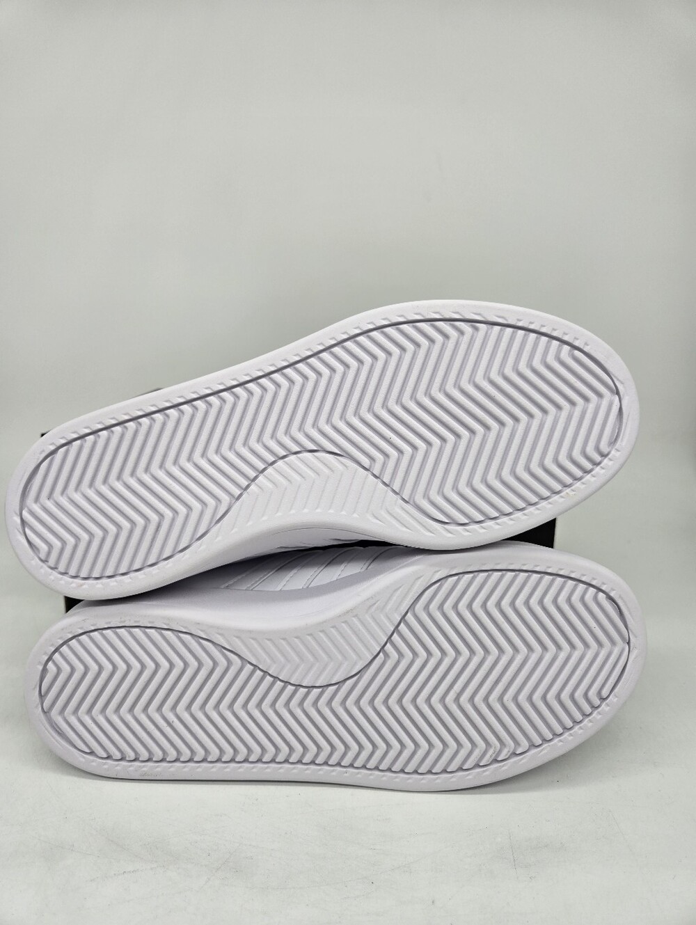 adidas Women's Grand Court 2.0 GW9213 Cloud White Gold Metallic Shoes Size 7 - Picture 7 of 8